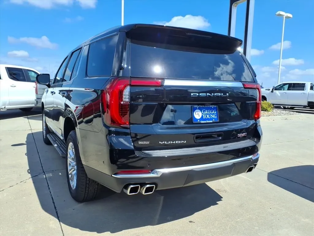 2025 Gmc Yukon Denali photo 2