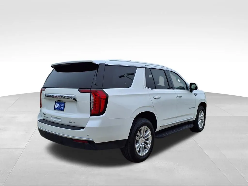 2022 Gmc Yukon SLT photo 3