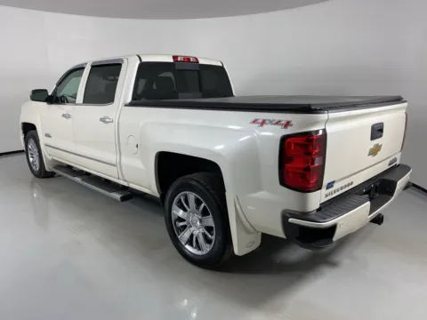 More photos of 2015 Chevrolet Silverado 1500 High Country at MAG Auto - Munsterman Automotive Group, MO