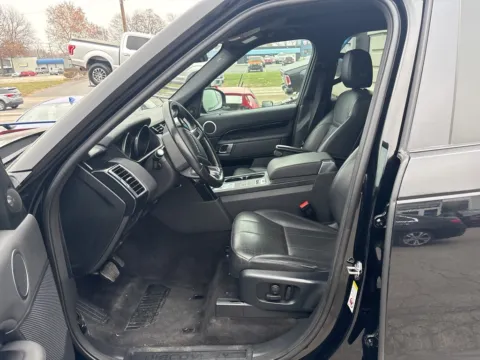 More photos of 2020 Land Rover Discovery SE at MAG Auto - Munsterman Automotive Group, MO