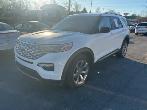 Photos of 2020 Ford Explorer Platinum for sale in Blue Springs, MO at MAG Auto - Munsterman Automotive Group