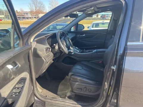 More photos of 2022 Hyundai Santa Fe SEL at MAG Auto - Munsterman Automotive Group, MO