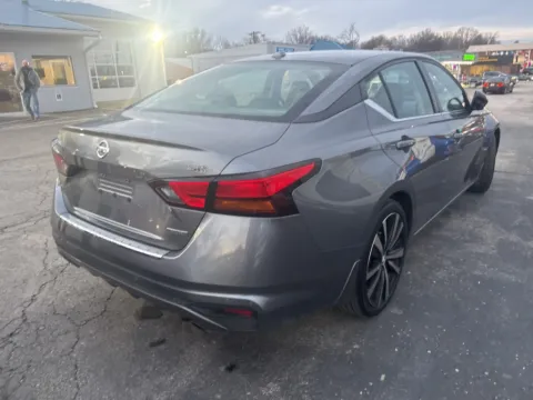 More photos of 2021 Nissan Altima 2.0 SR at MAG Auto - Munsterman Automotive Group, MO