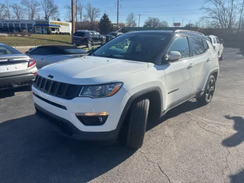 Photos of 2019 Jeep Compass Altitude for sale in Blue Springs, MO at MAG Auto - Munsterman Automotive Group
