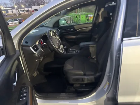 More photos of 2018 GMC Acadia SLE-2 at MAG Auto - Munsterman Automotive Group, MO