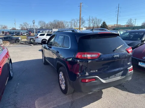 More photos of 2016 Jeep Cherokee Latitude at MAG Auto - Munsterman Automotive Group, MO