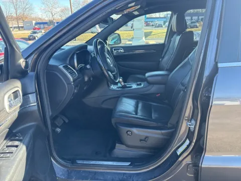 More photos of 2018 Jeep Grand Cherokee Overland at MAG Auto - Munsterman Automotive Group, MO