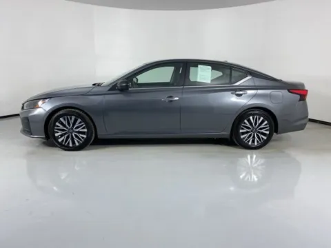 More photos of 2024 Nissan Altima 2.5 SV at MAG Auto - Munsterman Automotive Group, MO