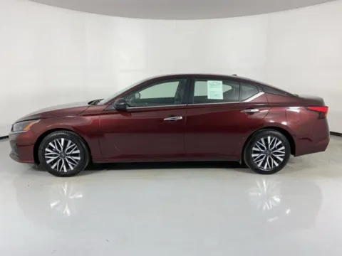 More photos of 2024 Nissan Altima 2.5 SV at MAG Auto - Munsterman Automotive Group, MO