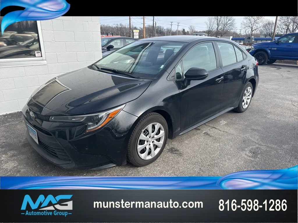 Black 2024 Toyota Corolla LE for sale in Blue Springs, MO
