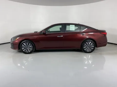 More photos of 2023 Nissan Altima 2.5 SV at MAG Auto - Munsterman Automotive Group, MO