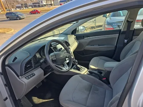 More photos of 2019 Hyundai Elantra SEL at MAG Auto - Munsterman Automotive Group, MO