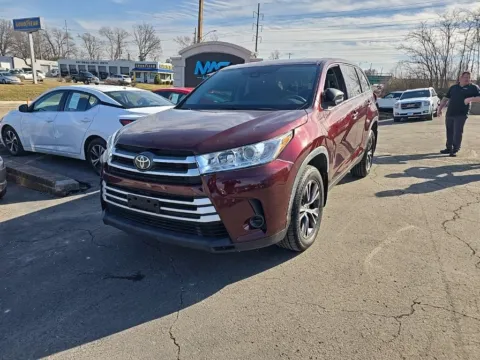 Photos of 2019 Toyota Highlander LE for sale in Blue Springs, MO at MAG Auto - Munsterman Automotive Group