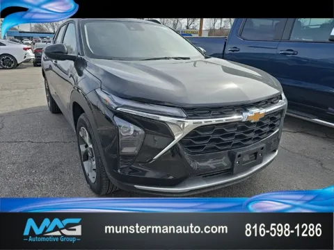 Black 2025 Chevrolet Trax LT for sale in Blue Springs, MO