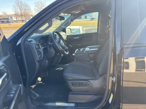 More photos of 2019 Chevrolet Silverado 1500 RST at MAG Auto - Munsterman Automotive Group, MO