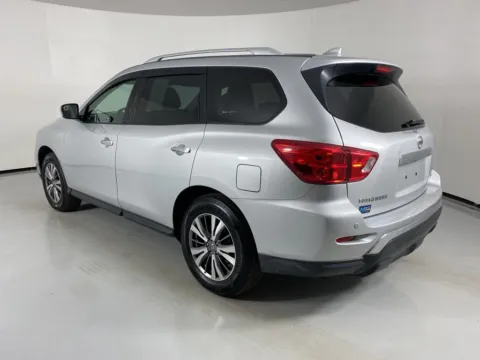 More photos of 2020 Nissan Pathfinder SV at MAG Auto - Munsterman Automotive Group, MO