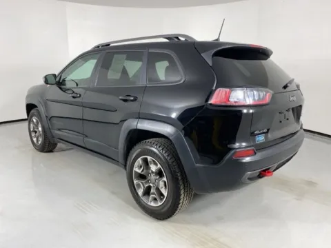 More photos of 2019 Jeep Cherokee Trailhawk at MAG Auto - Munsterman Automotive Group, MO