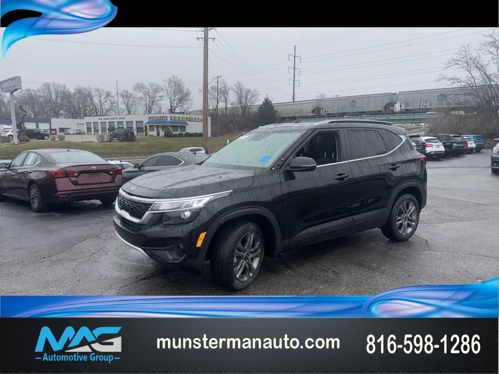 Black 2021 Kia Seltos S for sale in Blue Springs, MO