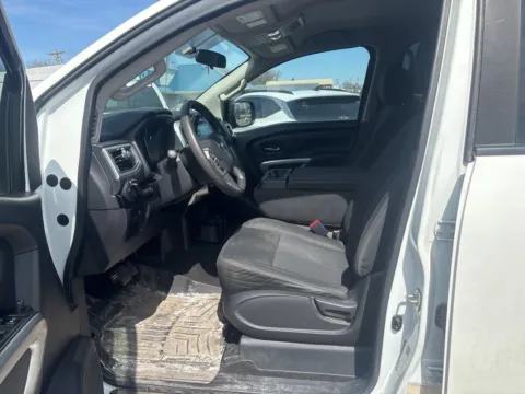 More photos of 2017 Nissan Titan SV at MAG Auto - Munsterman Automotive Group, MO