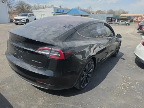 More photos of 2018 Tesla Model 3 Long Range at MAG Auto - Munsterman Automotive Group, MO