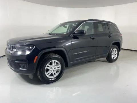 Another view of 2024 Jeep Grand Cherokee Laredo for sale in Blue Springs, MO at MAG Auto - Munsterman Automotive Group