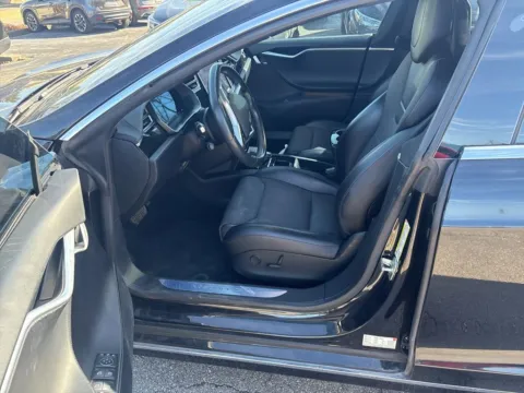 More photos of 2017 Tesla Model S 60 at MAG Auto - Munsterman Automotive Group, MO