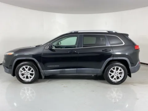 More photos of 2015 Jeep Cherokee Latitude at MAG Auto - Munsterman Automotive Group, MO