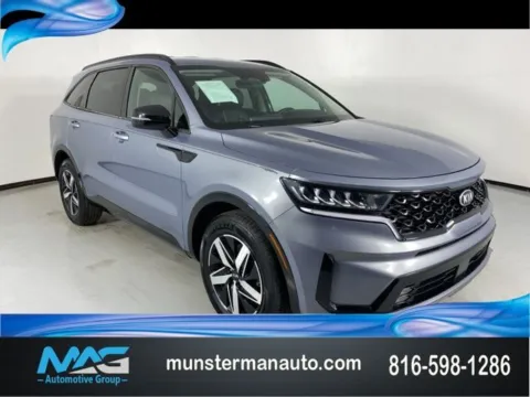 Silver 2021 Kia Sorento EX for sale in Blue Springs, MO