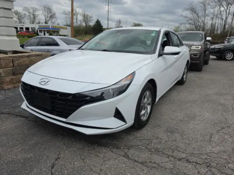 Photos of 2022 Hyundai Elantra SE for sale in Blue Springs, MO at MAG Auto - Munsterman Automotive Group