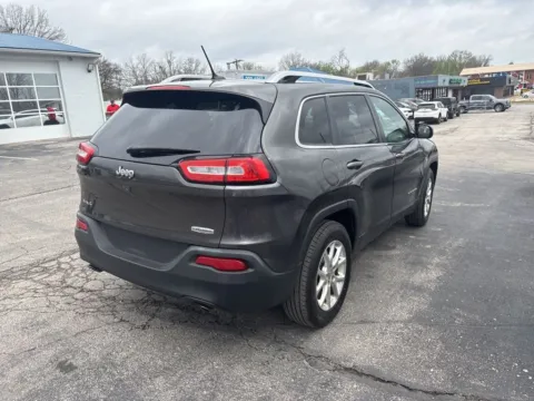 More photos of 2014 Jeep Cherokee Latitude at MAG Auto - Munsterman Automotive Group, MO