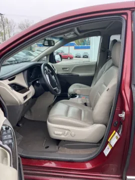 More photos of 2017 Toyota Sienna XLE at MAG Auto - Munsterman Automotive Group, MO