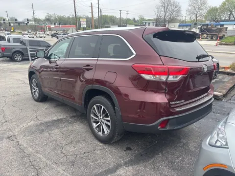 Another view of 2019 Toyota Highlander XLE for sale in Blue Springs, MO at MAG Auto - Munsterman Automotive Group