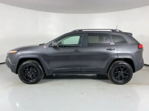 More photos of 2016 Jeep Cherokee Trailhawk at MAG Auto - Munsterman Automotive Group, MO