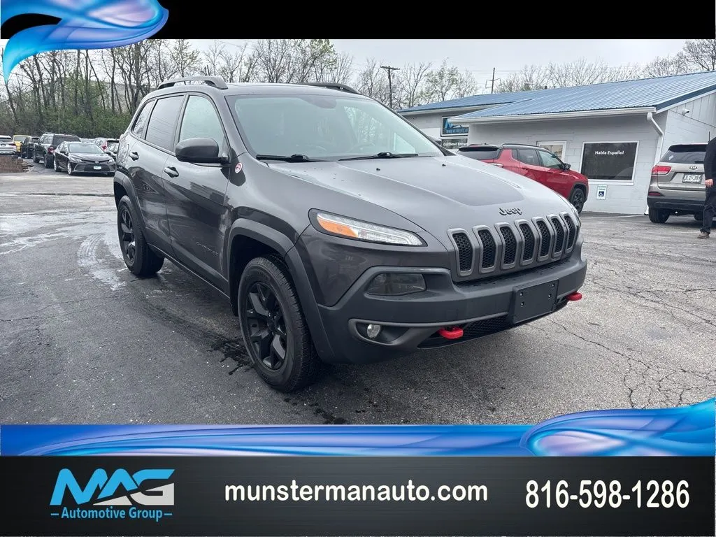 Gray 2016 Jeep Cherokee Trailhawk for sale in Blue Springs, MO