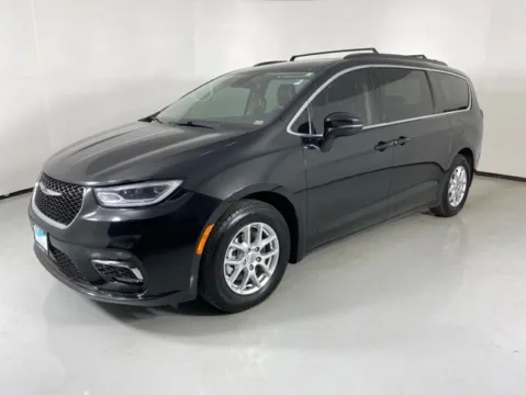 Another view of 2022 Chrysler Pacifica Touring L for sale in Blue Springs, MO at MAG Auto - Munsterman Automotive Group