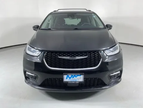 Photos of 2022 Chrysler Pacifica Touring L for sale in Blue Springs, MO at MAG Auto - Munsterman Automotive Group