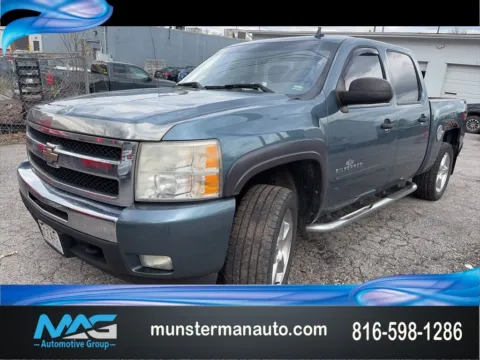 Gray 2010 Chevrolet Silverado 1500 LT for sale in Blue Springs, MO