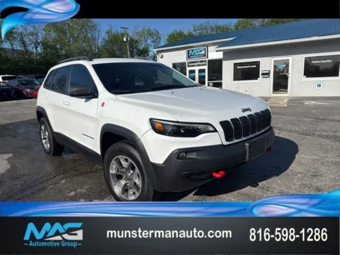 White 2019 Jeep Cherokee Trailhawk for sale in Blue Springs, MO