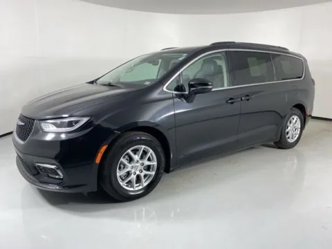 Another view of 2022 Chrysler Pacifica Touring L for sale in Blue Springs, MO at MAG Auto - Munsterman Automotive Group