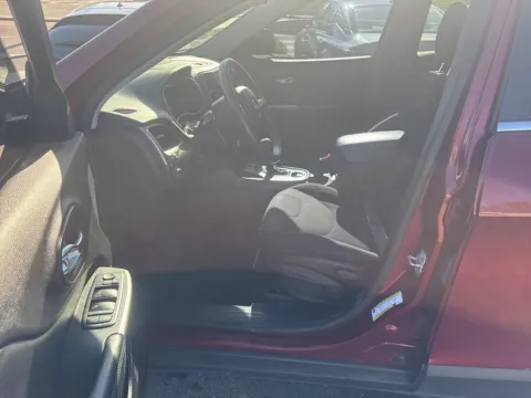 More photos of 2019 Jeep Cherokee Latitude at MAG Auto - Munsterman Automotive Group, MO