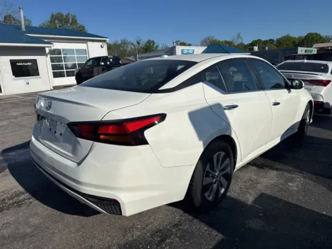 More photos of 2020 Nissan Altima 2.5 S at MAG Auto - Munsterman Automotive Group, MO