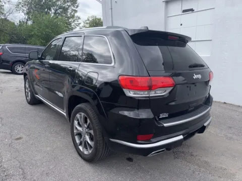 More photos of 2019 Jeep Grand Cherokee Summit at MAG Auto - Munsterman Automotive Group, MO