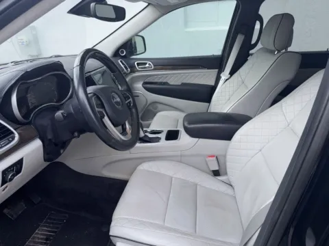 More photos of 2019 Jeep Grand Cherokee Summit at MAG Auto - Munsterman Automotive Group, MO