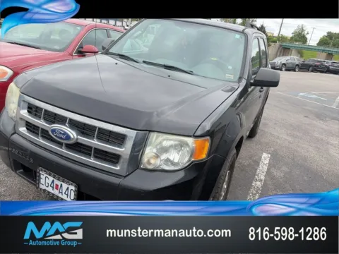 Black 2011 Ford Escape XLT for sale in Blue Springs, MO