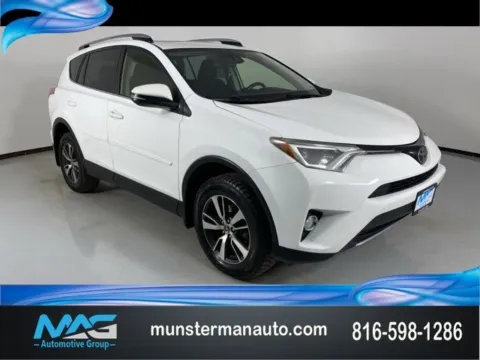White 2018 Toyota RAV4 XLE for sale in Blue Springs, MO