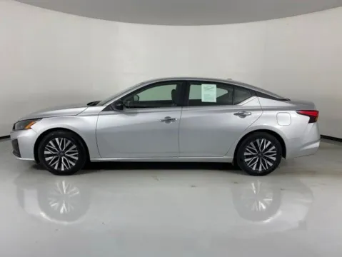 More photos of 2024 Nissan Altima 2.5 SV at MAG Auto - Munsterman Automotive Group, MO