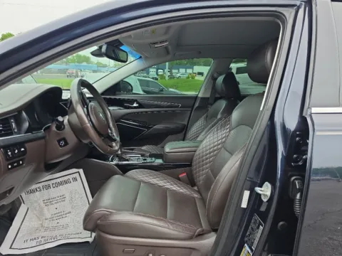 More photos of 2017 Kia Cadenza Limited at MAG Auto - Munsterman Automotive Group, MO