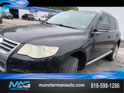 Blue 2010 Volkswagen Touareg VR6 FSI for sale in Blue Springs, MO