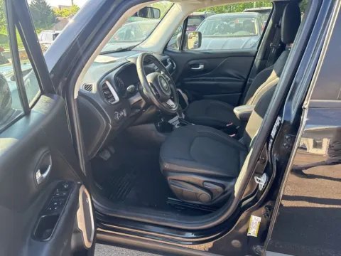 More photos of 2016 Jeep Renegade Latitude at MAG Auto - Munsterman Automotive Group, MO