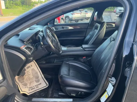 More photos of 2018 Lincoln MKZ Hybrid Reserve at MAG Auto - Munsterman Automotive Group, MO